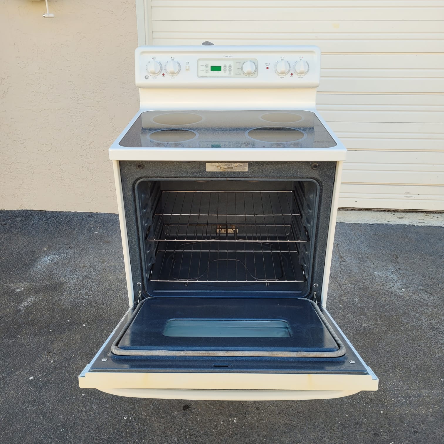 GE Spectra Electric Stove GE Spectra Electric Stove